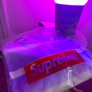 Supreme brand authentic purple sweatshirt sized medium